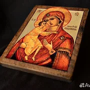 Икона Божией Матери "Феодоровская" с ковчегом — фотография 3