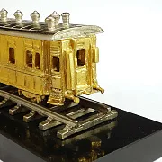 На память: Сувенир «Вагон» с позолотой и никелированием — фотография 2