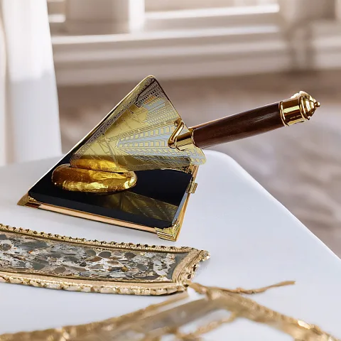 На память: Сувенирный мастерок на долерите. Златоуст
