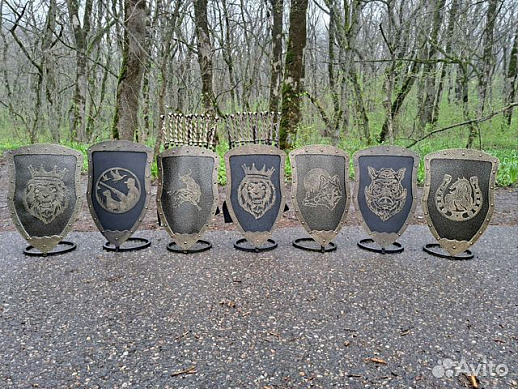 Мощный Щит «Царь-Лев». Подставка в каминную зону