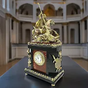 Интерьерные часы «Георгий Победоносец» из яшмы — фотография 1
